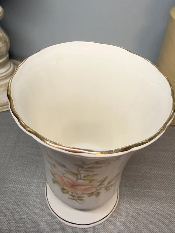 Norcroft Fine Bone China Vase – Made in England, Pink Floral Design