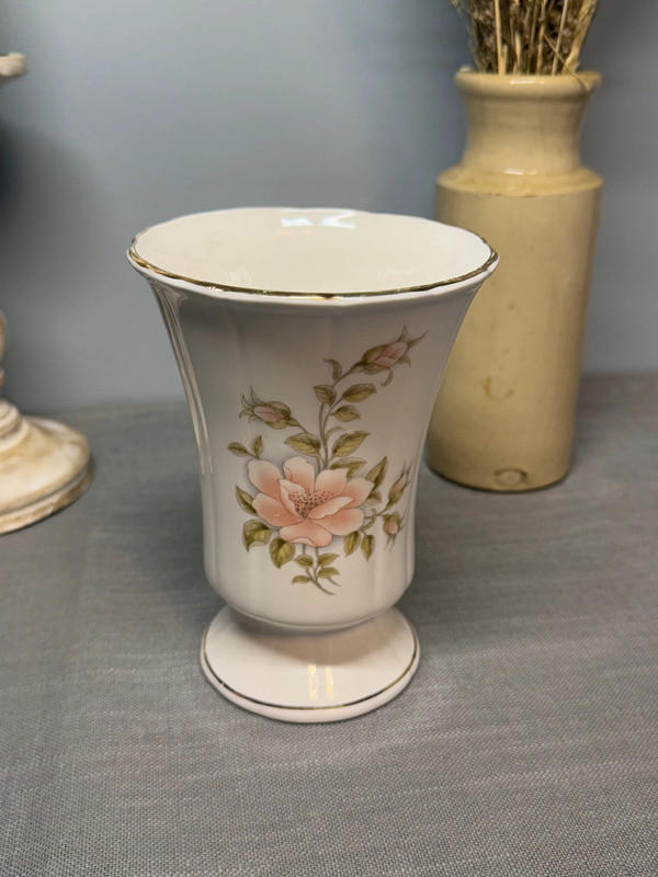 Norcroft Fine Bone China Vase – Made in England, Pink Floral Design
