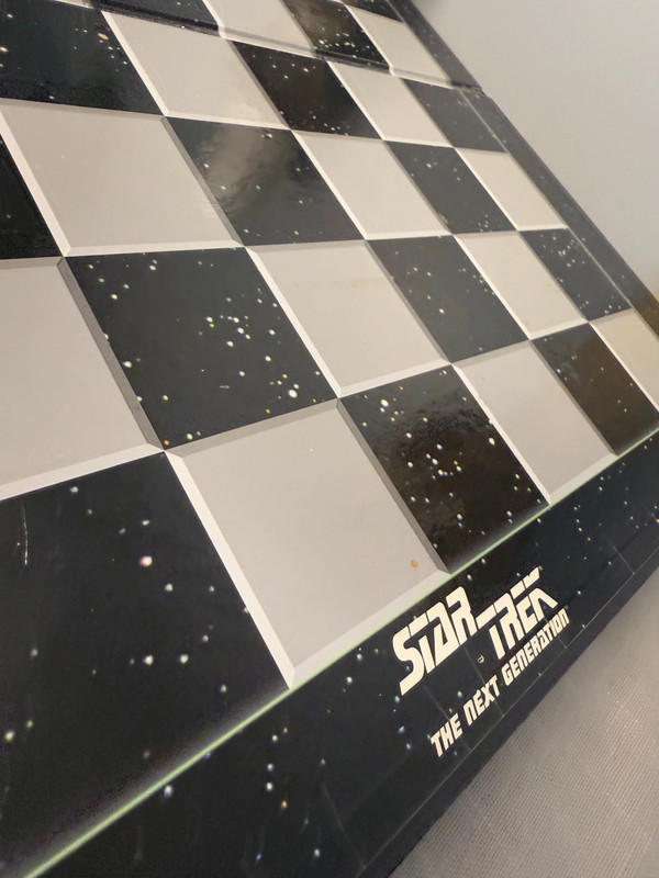 Star Trek: The Next Generation 3D Chess Set – Collectible and Complete