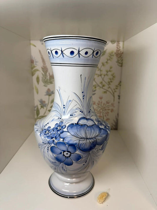 Vintage Portuguese Caldas da Rainha Blue & White Floral Vase