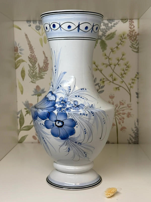 Vintage Portuguese Caldas da Rainha Blue & White Floral Vase